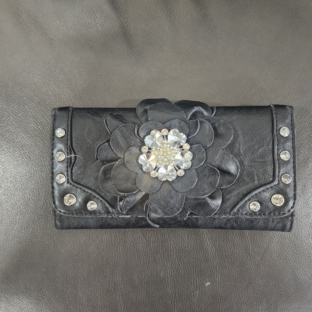 Elegant Black Floral Clutch with Crystal Accents